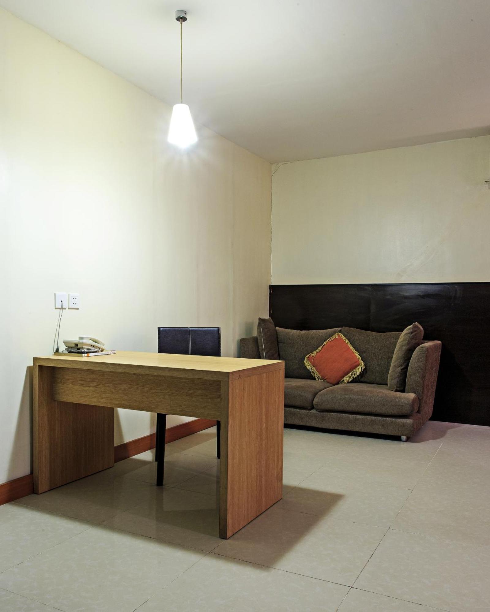 The Orchard Cebu Hotel & Suites Room photo